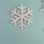 Soft focused geometric shapes in cold blue tones